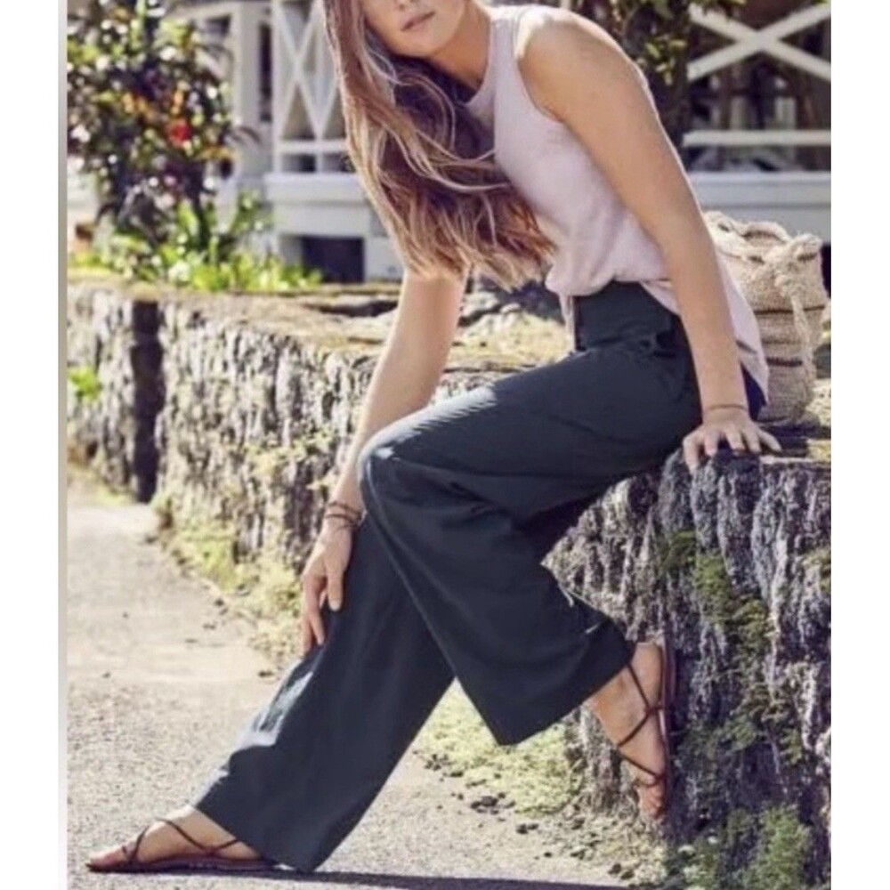 Athleta Size 16 Chelsea Wide Leg Pants Lightweight Black Silky Cargo Style